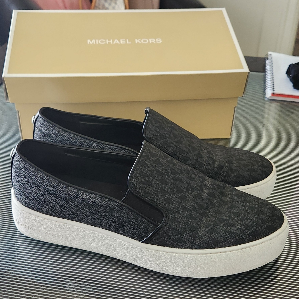 Michael Kors Keaton Leather Logo Slip On Sneaker. Womans - Sz 10 - Black
